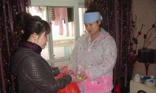 光头女儿回娘家吃瓜视频,欢乐场面引网友热议