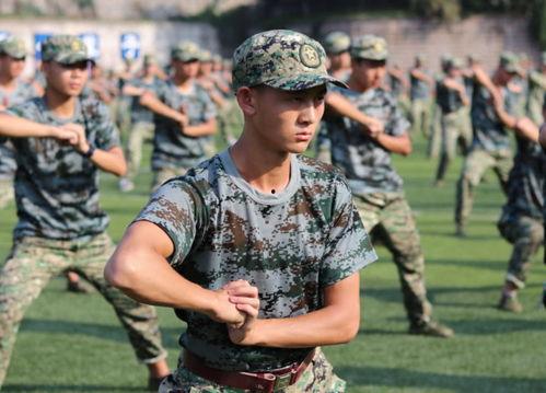吃瓜爆料军训跳舞视频女孩,揭秘军训跳舞视频女孩的幕后故事