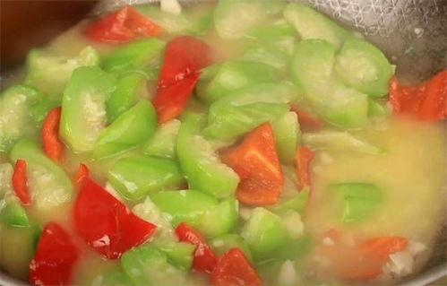 天气炎热吃瓜视频,吃瓜解暑乐无边